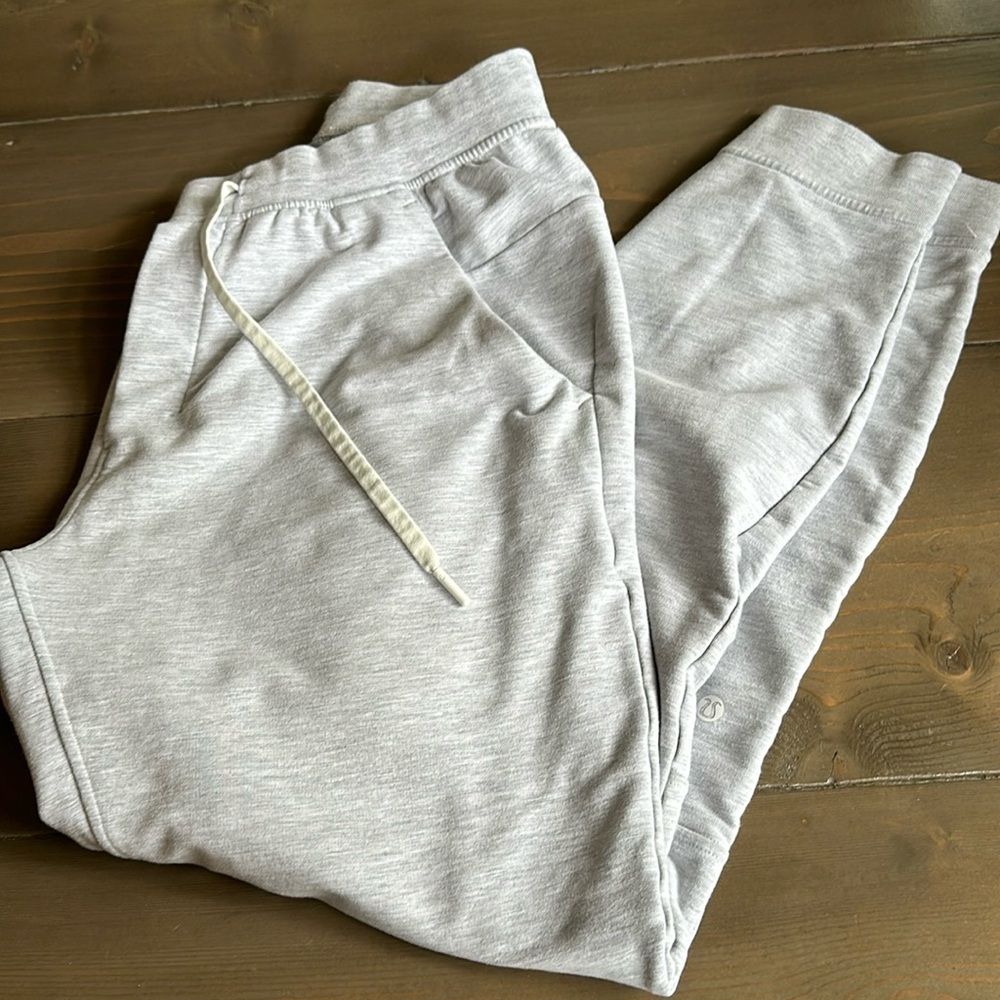 Lululemon men’s city sweat joggers